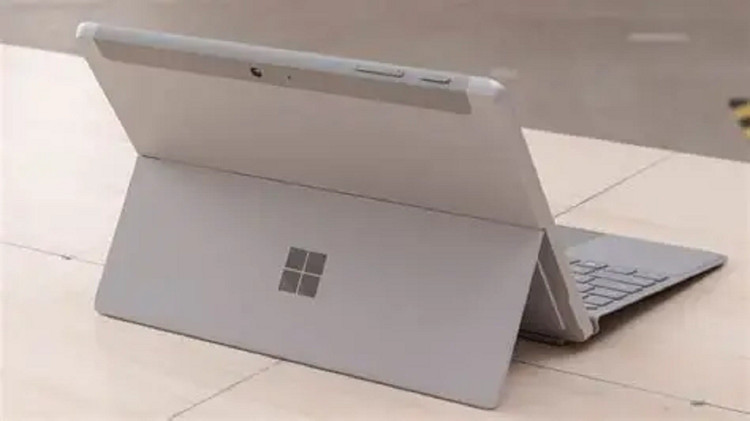لپتاپ سرفیس گو 2 Surface Go 2 Core M3-8100Y /8/128/Intel UHD/10.5in
