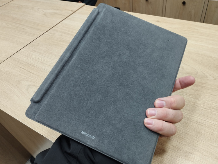 لپتاپ سرفیس پرو 9 Surface Pro 9 /Core i7-1255U /16/256/Intel Iris XE/13in