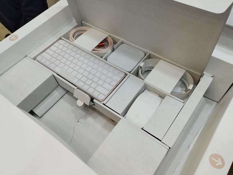 آل این وان آی مک اپل iMac Apple 2023 / M3/Ram 8/Hard 256/M3/24 in 4.5K
