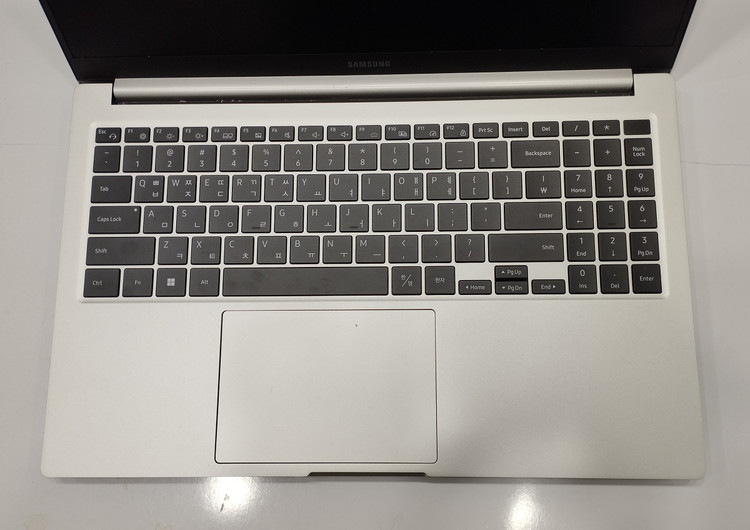 لپ تاپ سامسونگ Samsung Galaxy 750 XFG /Core i5-1335U/16/512/Intel Iris XE/15.6in FHD