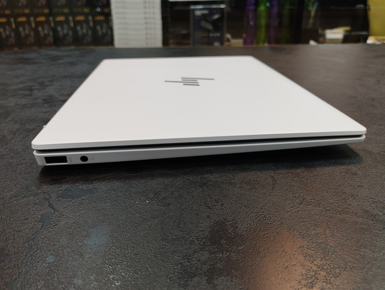 لپتاپ HP Omnibook 7 Aero 13 /Ryzen 5 Ai/16/512/2GB AMD/NPU/13in FHD