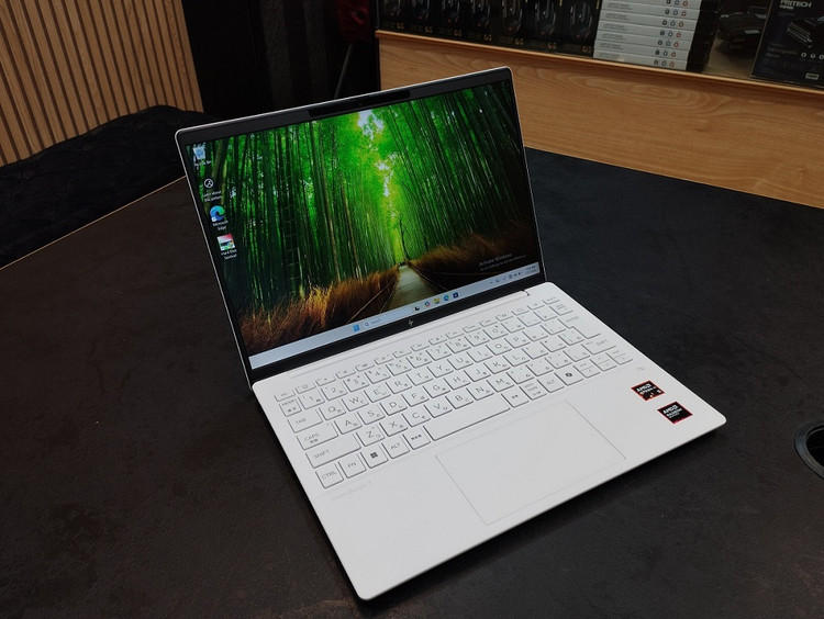 لپتاپ HP Omnibook 7 Aero 13 /Ryzen 7 Ai/32/512/2GB AMD/NPU/13in FHD
