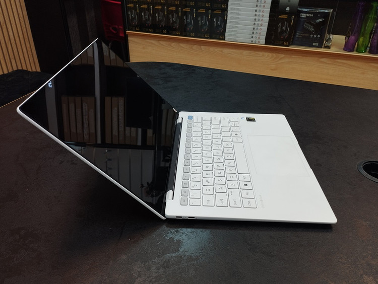 لپتاپ HP Omnibook X 14 /Snapdragon X Elite/16/1TB/Qualcomm Adreno X1/NPU/14in 2K Touch