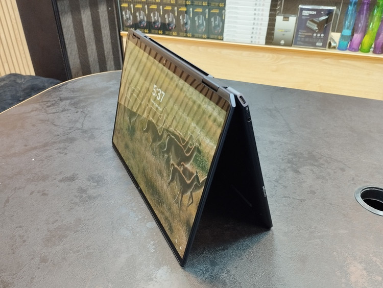 لپتاپ HP Omnibook Ultra Flip 14/Core Ultra 9-288 V/32/512/Intel R/NPU/14in 2K Touch 360