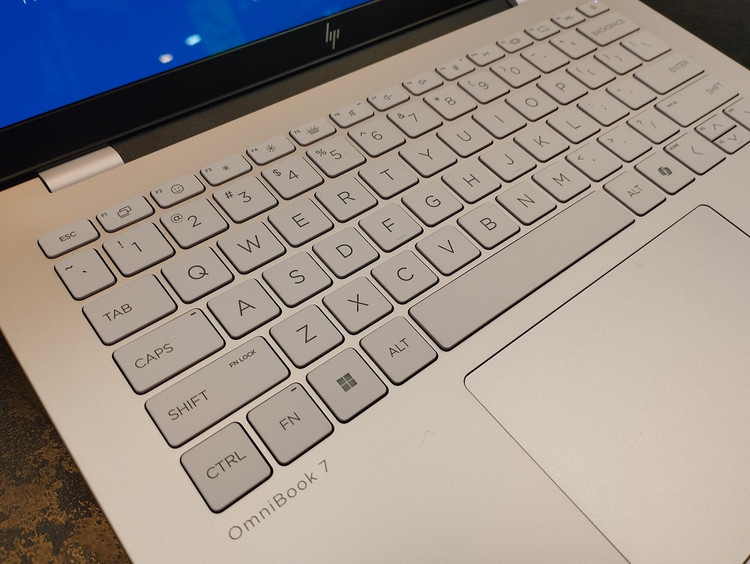 لپتاپ HP Omnibook 7 14/Core Ultra 7-255U/16/1TB/Intel R/NPU/14in 2K
