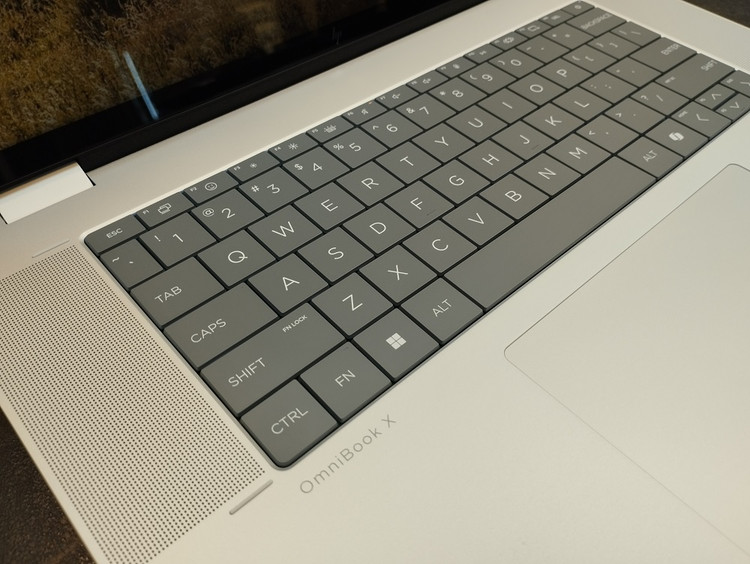 لپتاپ HP Omnibook X Flip 14 /Core Ultra 5-226V/16/512/Intel ARC/NPU/14in FHD Touch 360