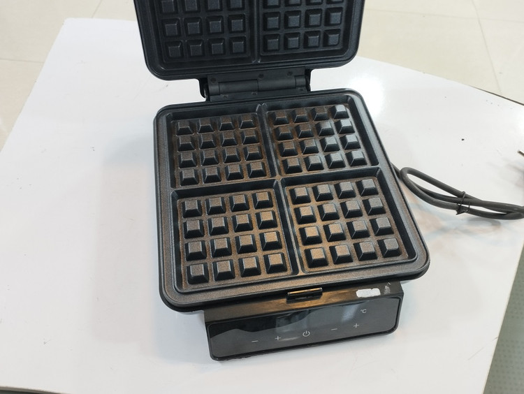 ساندویچ ساز بلک کوکر مدل SM-790
