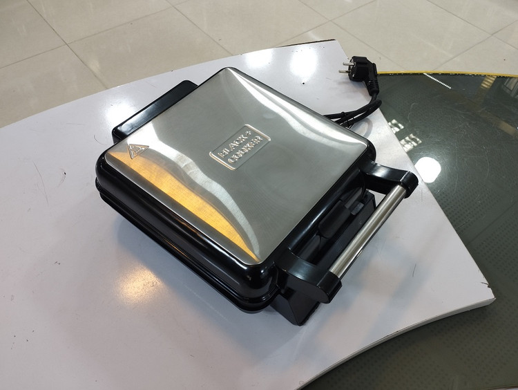ساندویچ ساز بلک کوکر مدل SM-790