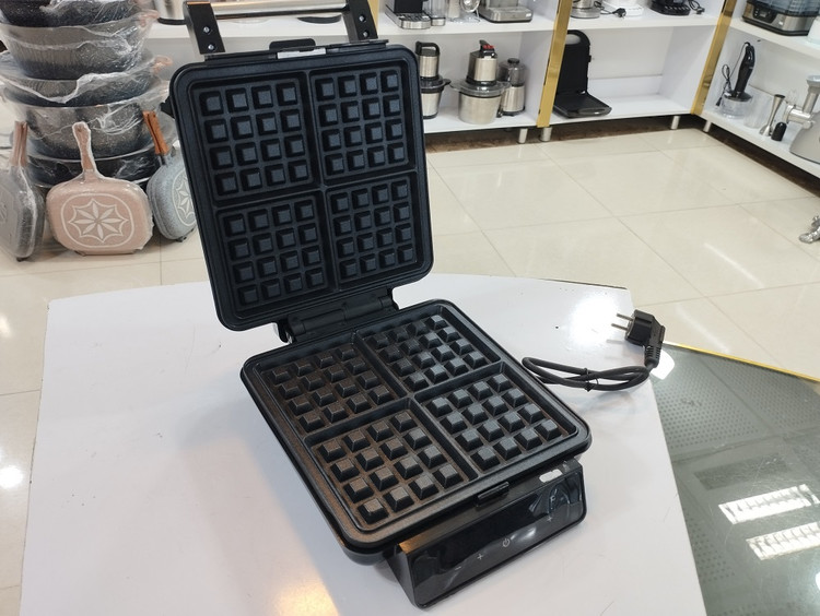 ساندویچ ساز بلک کوکر مدل SM-790