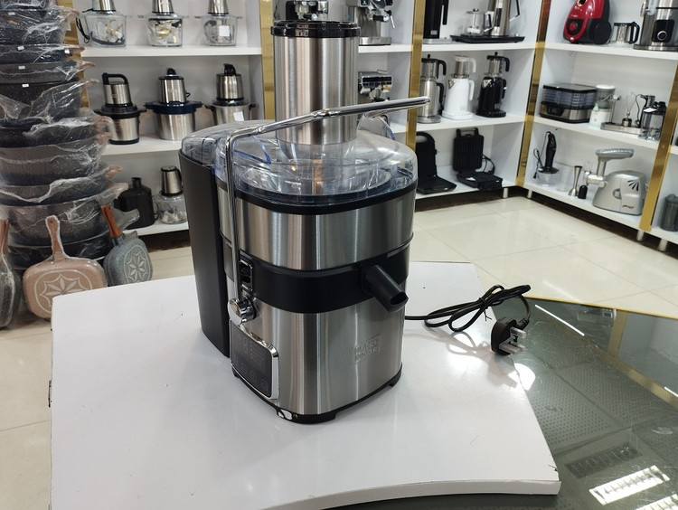 آبمیوه گیر تک کاره بلک کوکر مدل S-566 توان 800 وات
