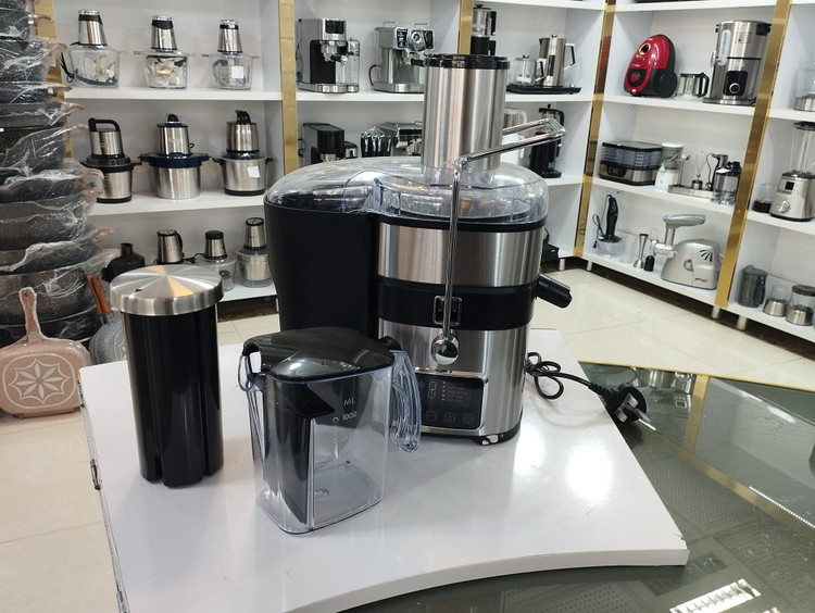 آبمیوه گیر تک کاره بلک کوکر مدل S-566 توان 800 وات