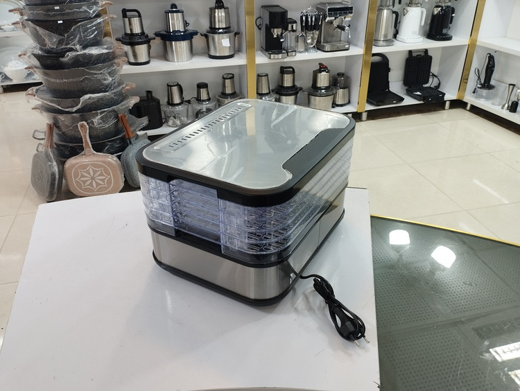 میوه خشک کن بلک کوکر مدل BC-323FD توان 800 وات ظرفیت 5 طبقه