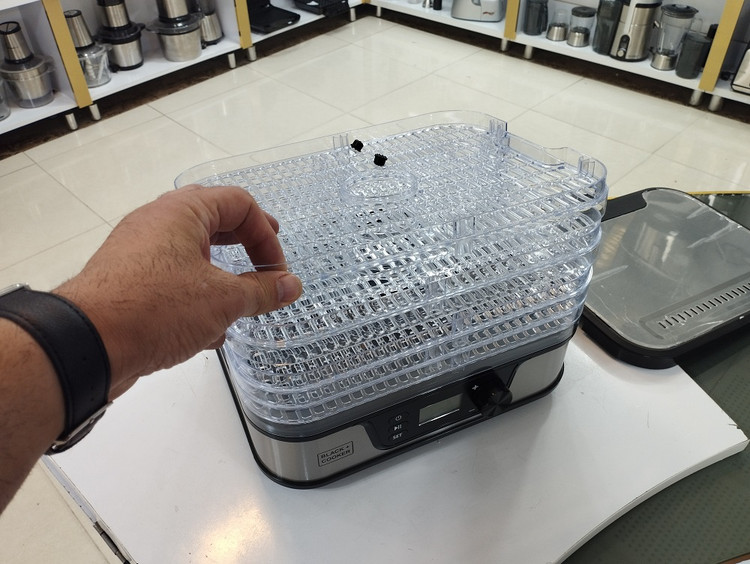 میوه خشک کن بلک کوکر مدل BC-323FD توان 800 وات ظرفیت 5 طبقه
