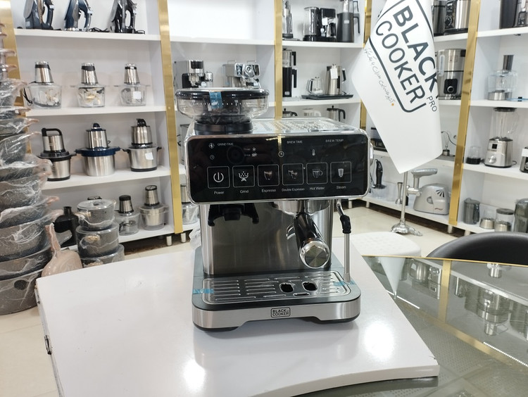 اسپرسوساز بلک کوکر مدل BC-002ECM با ظرفیت مخزن 2 لیتر و فشار 20 بار