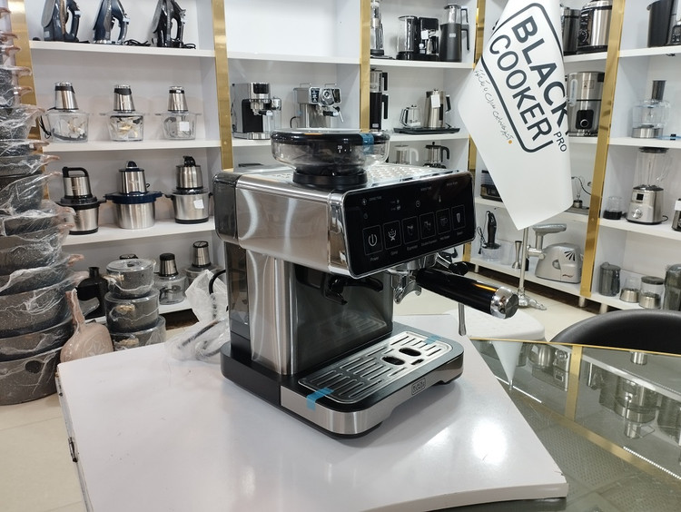 اسپرسوساز بلک کوکر مدل BC-002ECM با ظرفیت مخزن 2 لیتر و فشار 20 بار