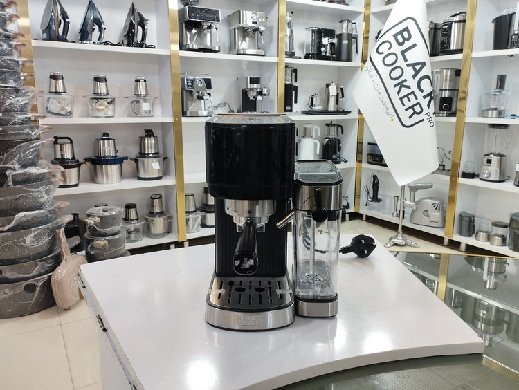 اسپرسوساز بلک کوکر مدل BC-2750EM با ظرفیت مخزن 1.8 لیتر و فشار 20 بار