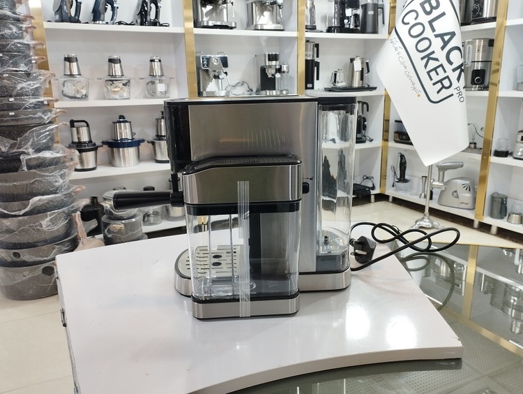 اسپرسوساز بلک کوکر مدل BC-2750EM با ظرفیت مخزن 1.8 لیتر و فشار 20 بار