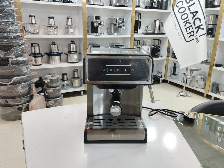 اسپرسوساز بلک کوکر مدل BC-4216CM با ظرفیت مخزن 1.6 لیتر و فشار 20 بار