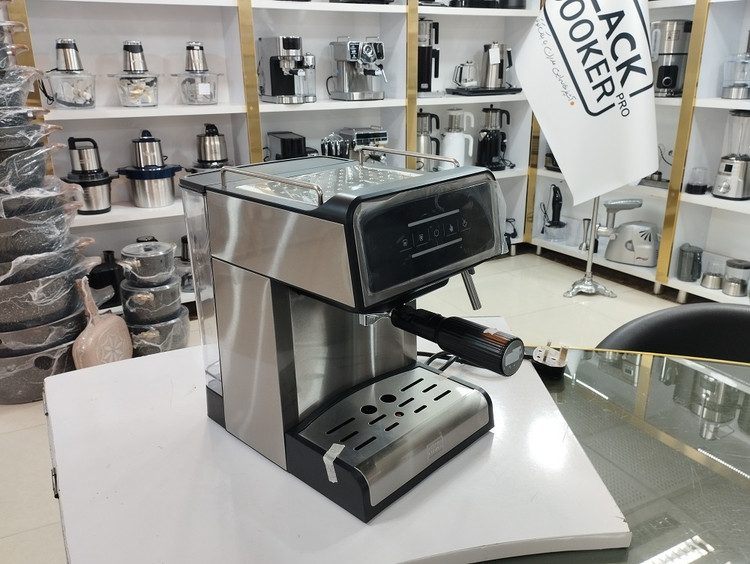 اسپرسوساز بلک کوکر مدل BC-4216CM با ظرفیت مخزن 1.6 لیتر و فشار 20 بار