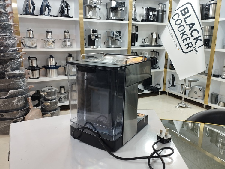 اسپرسوساز بلک کوکر مدل BC-4216CM با ظرفیت مخزن 1.6 لیتر و فشار 20 بار