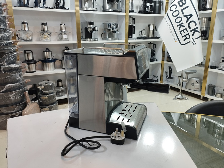 اسپرسوساز بلک کوکر مدل BC-4216CM با ظرفیت مخزن 1.6 لیتر و فشار 20 بار