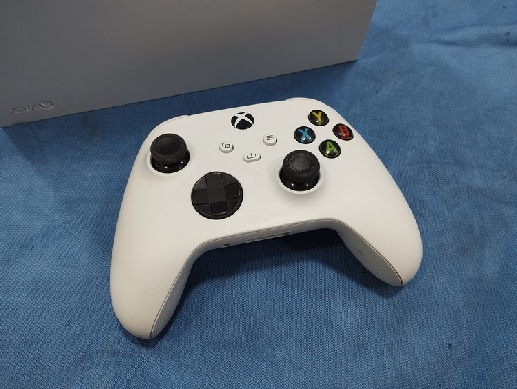 کنسول بازی مایکروسافت XBox One S، حافظه یک ترابایت