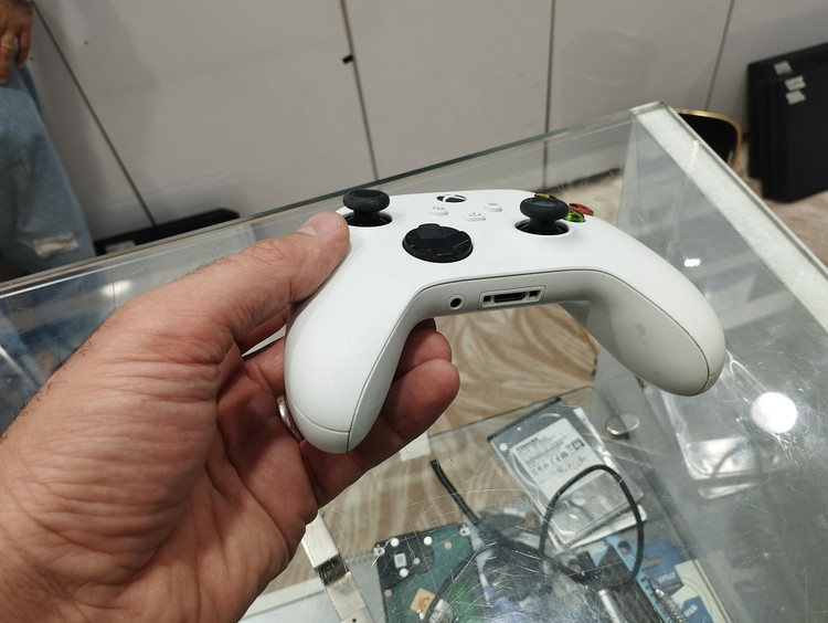 دسته بازی ایکس باکس کارکرده اصلی XBox Sereis S Controler رنگ سفید