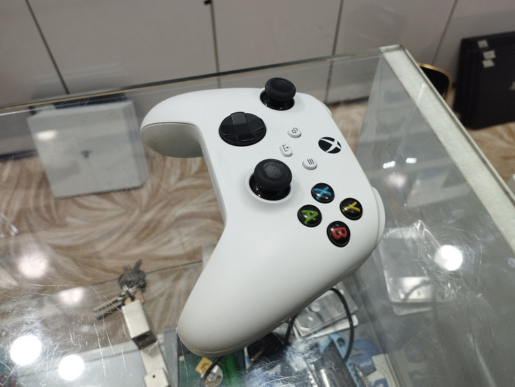دسته بازی ایکس باکس کارکرده اصلی XBox Sereis S Controler رنگ سفید