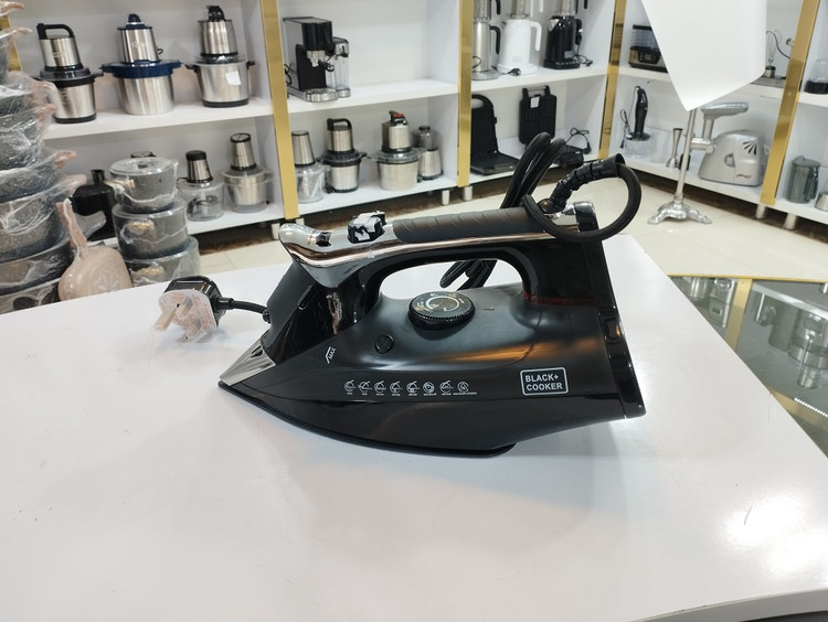اتو بخار بلک کوکر 2800 وات مدل BC92SL