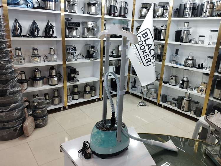 اتو بخار ایستاده بلک کوکر 1800 وات مدل BC211SL