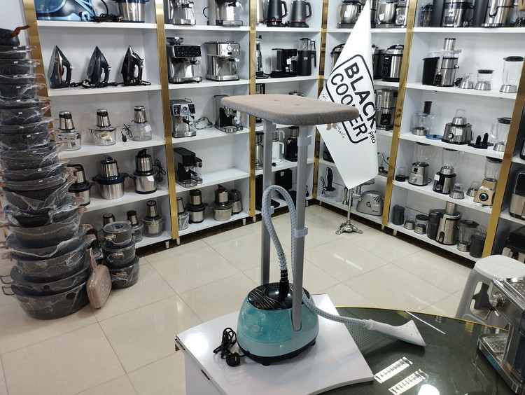 اتو بخار ایستاده بلک کوکر 1800 وات مدل BC211SL