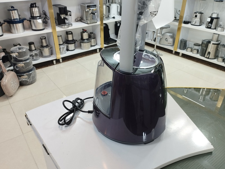 اتو بخار ایستاده بلک کوکر 2200 وات پنل لمسی مدل BPC224