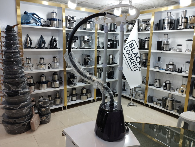 اتو بخار ایستاده بلک کوکر 2200 وات پنل لمسی مدل BPC224