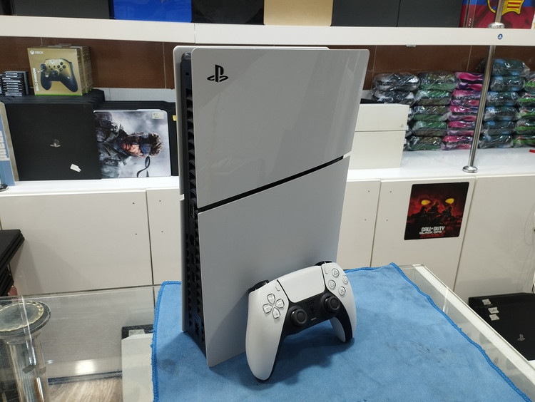 کنسول بازی سونی نسخه دیجیتال PS5 Slim ، حافظه 825 گیگابایت سری کپی خور